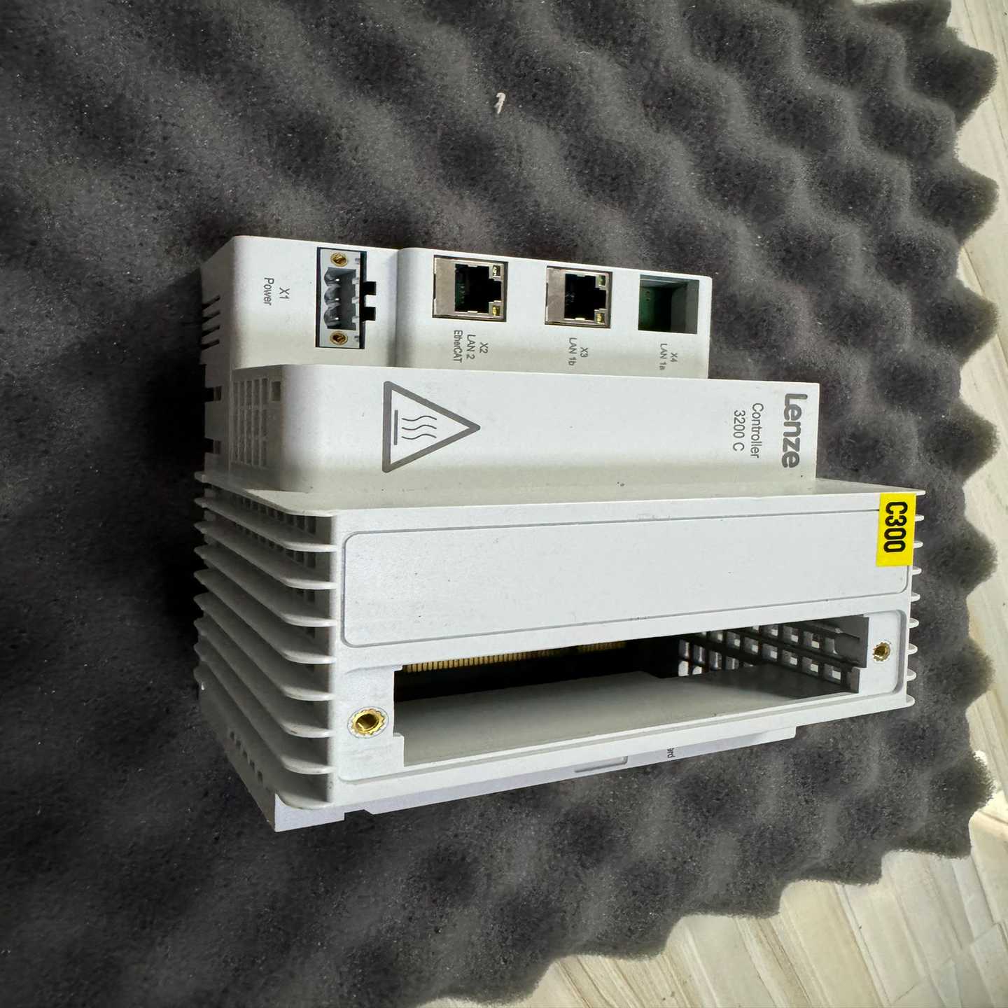 Lenze 3200C E32GAC00000L5H0XXX(德峰商行)