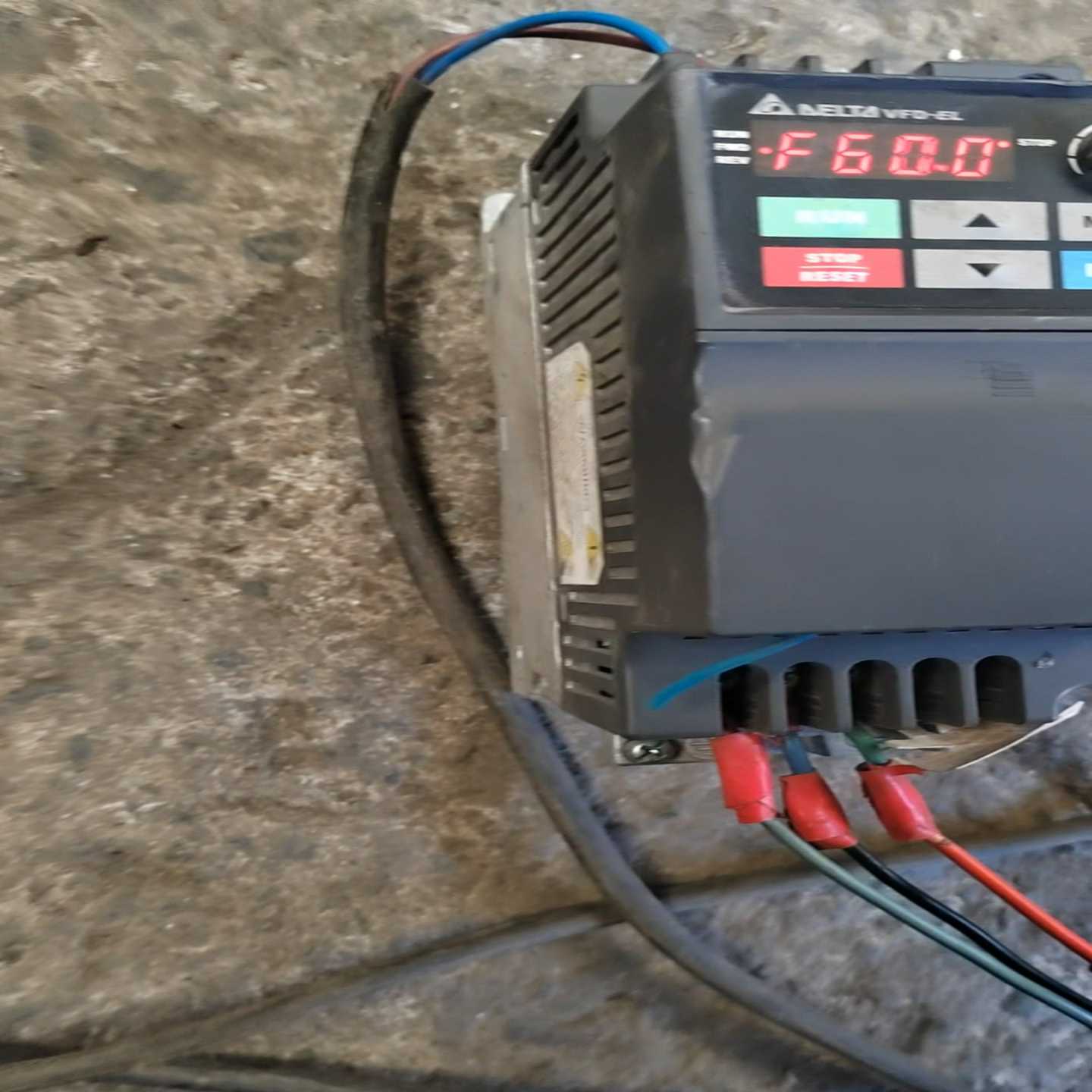 台达变频器VFD004EL21A变频器，一台，外观无破损询价