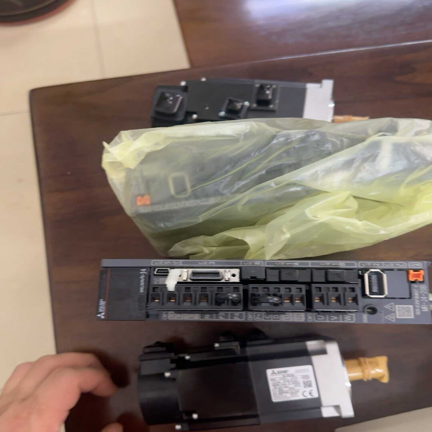 新的23年6台，MR-J4-20B有电机，HG-KR23B【博航商行】