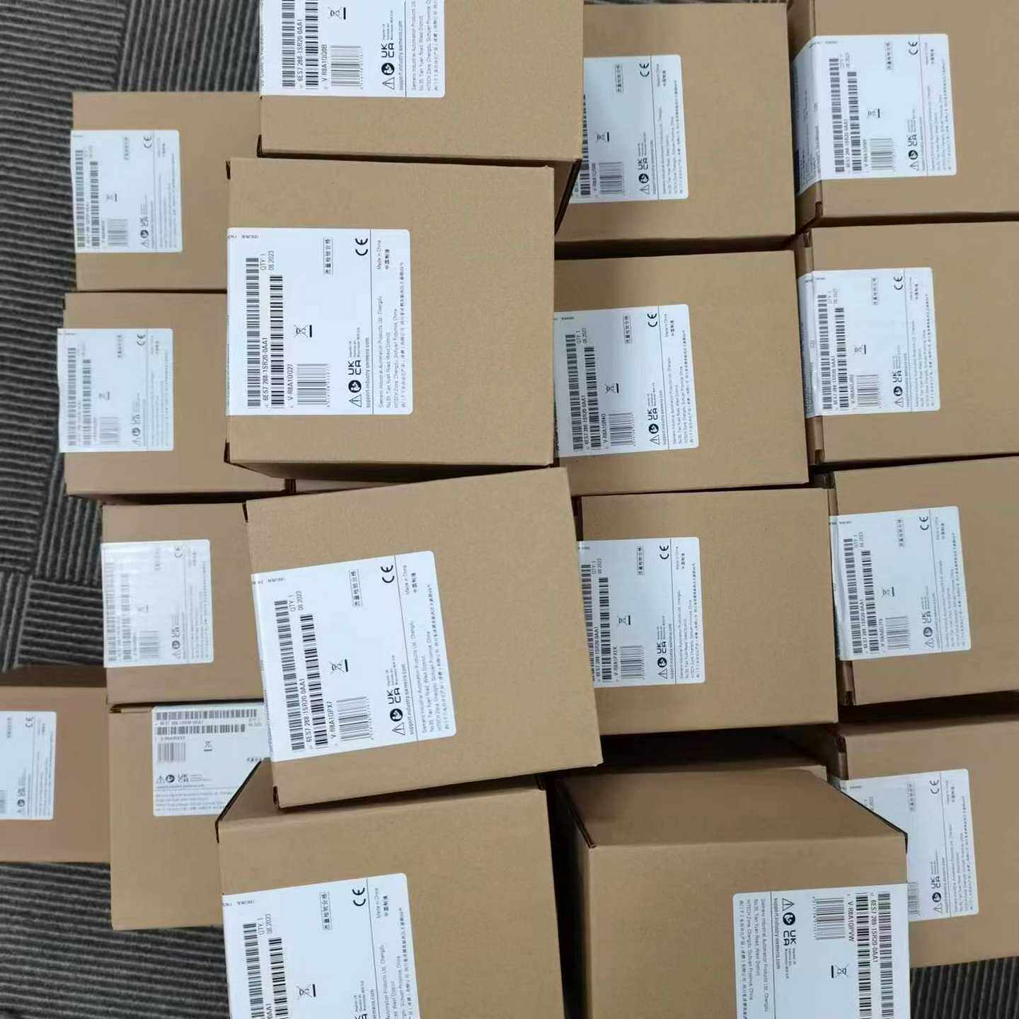 O6ES72882DR320AA0S7-200系列数字量输入/输出扩展模块现