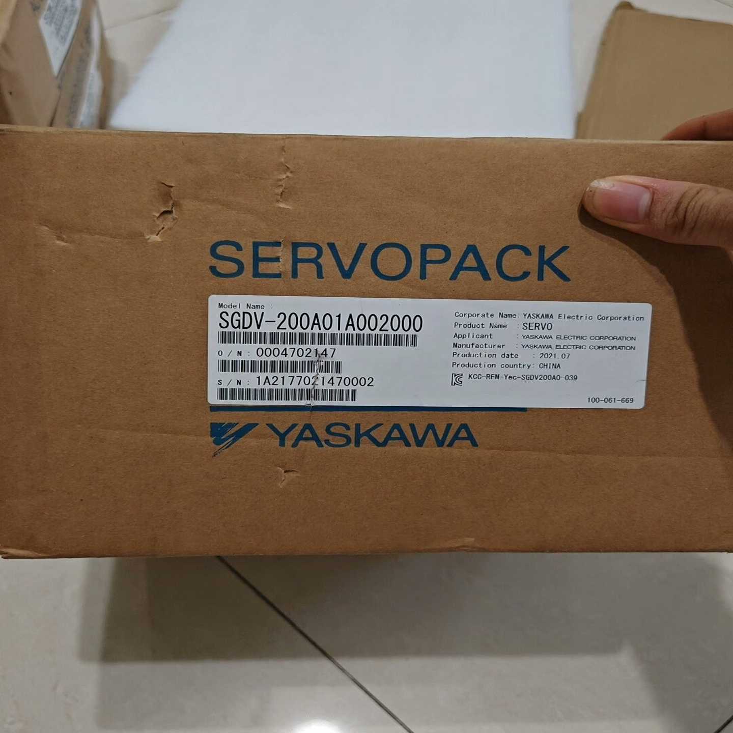 询价安川服驱动器V-20001002000，全新