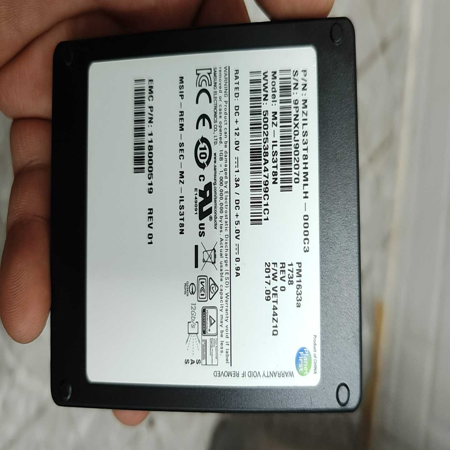 现货30个三星PM1633a3.84TSAS固态硬盘，--议价商品