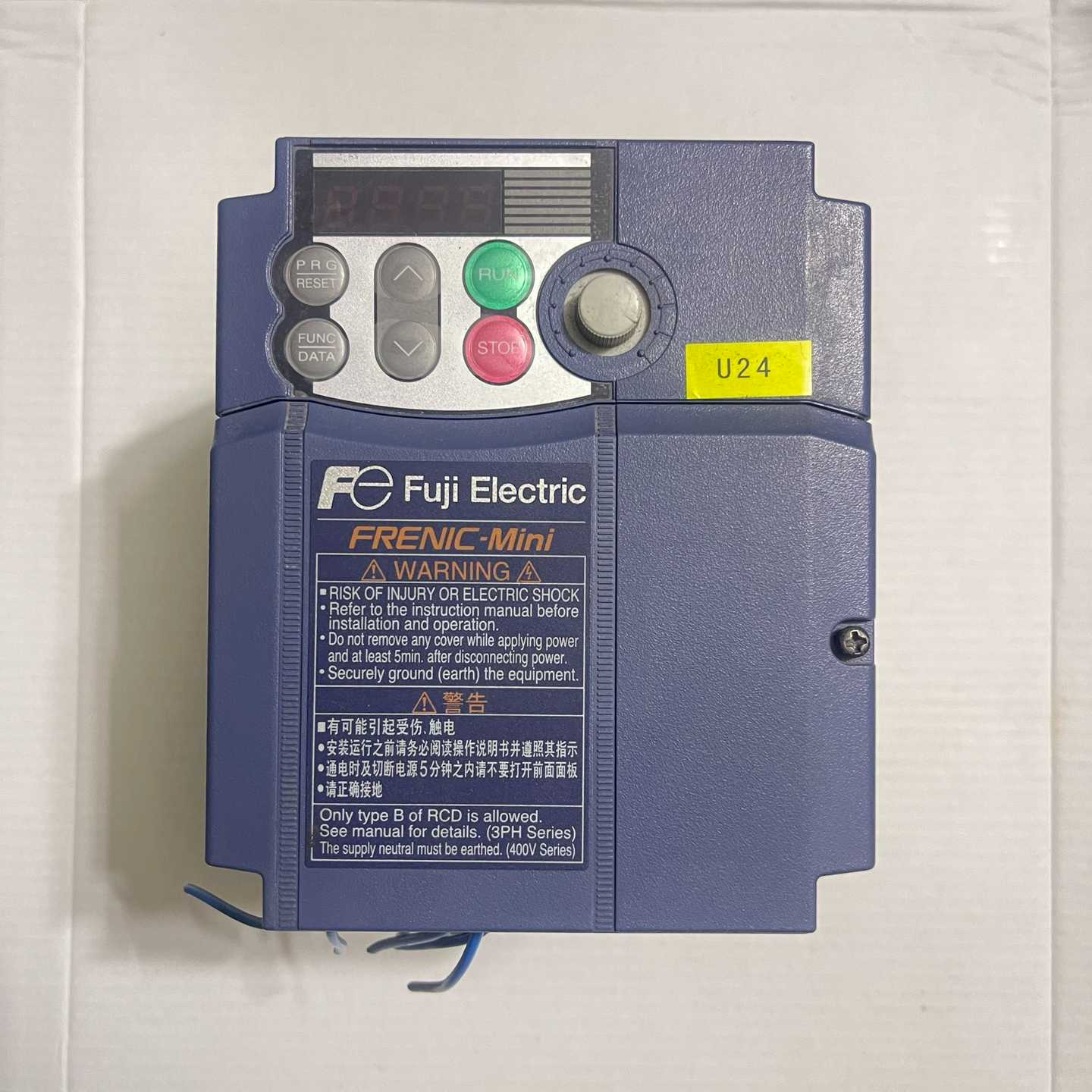 询价变频器FRN0007C2S-4C有6个