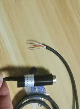 全新EOC-2工业传感器线缆，KIKOH黑色线身，全新无包-议价
