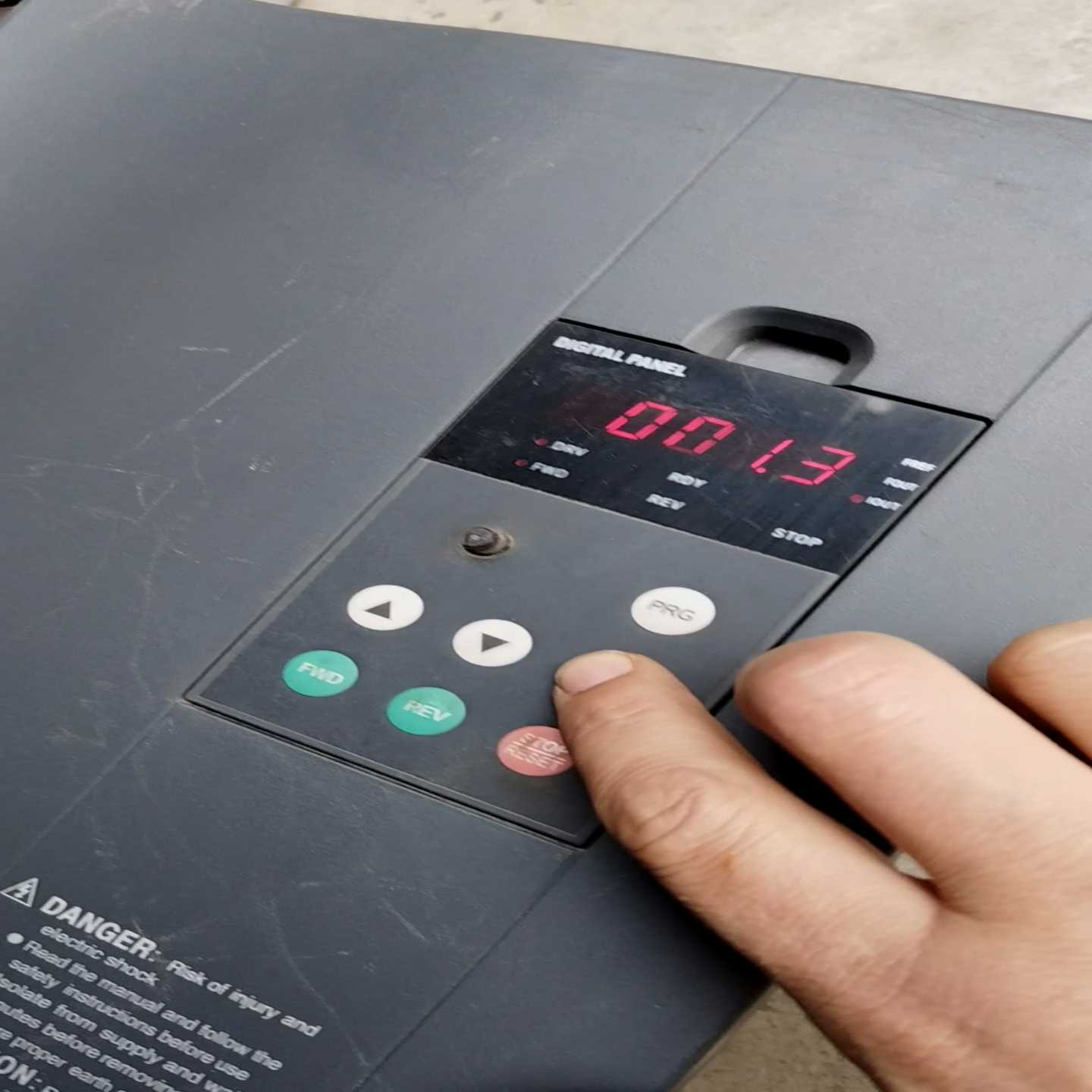议价产品原装拆机众辰NT3400A变频器18.5kw380v测试运行