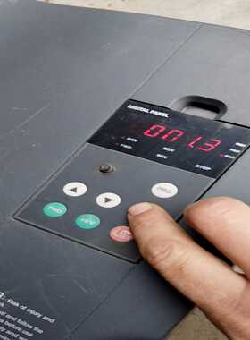 众辰NT3400A变频器18.5kw380v测试运行~询价