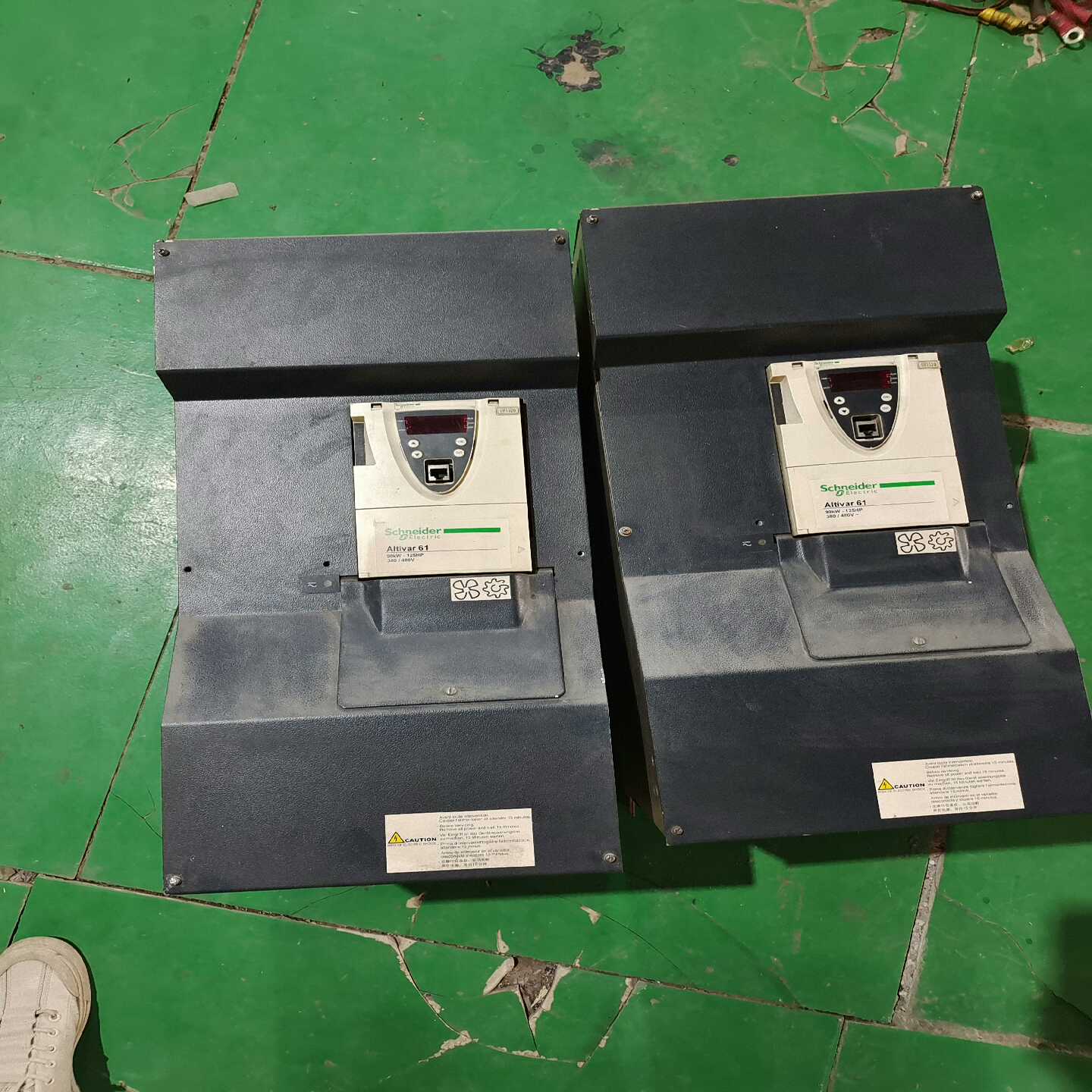 ATV61HD90N4D施耐德变频器90KW实物图拍摄需要联--议价商品