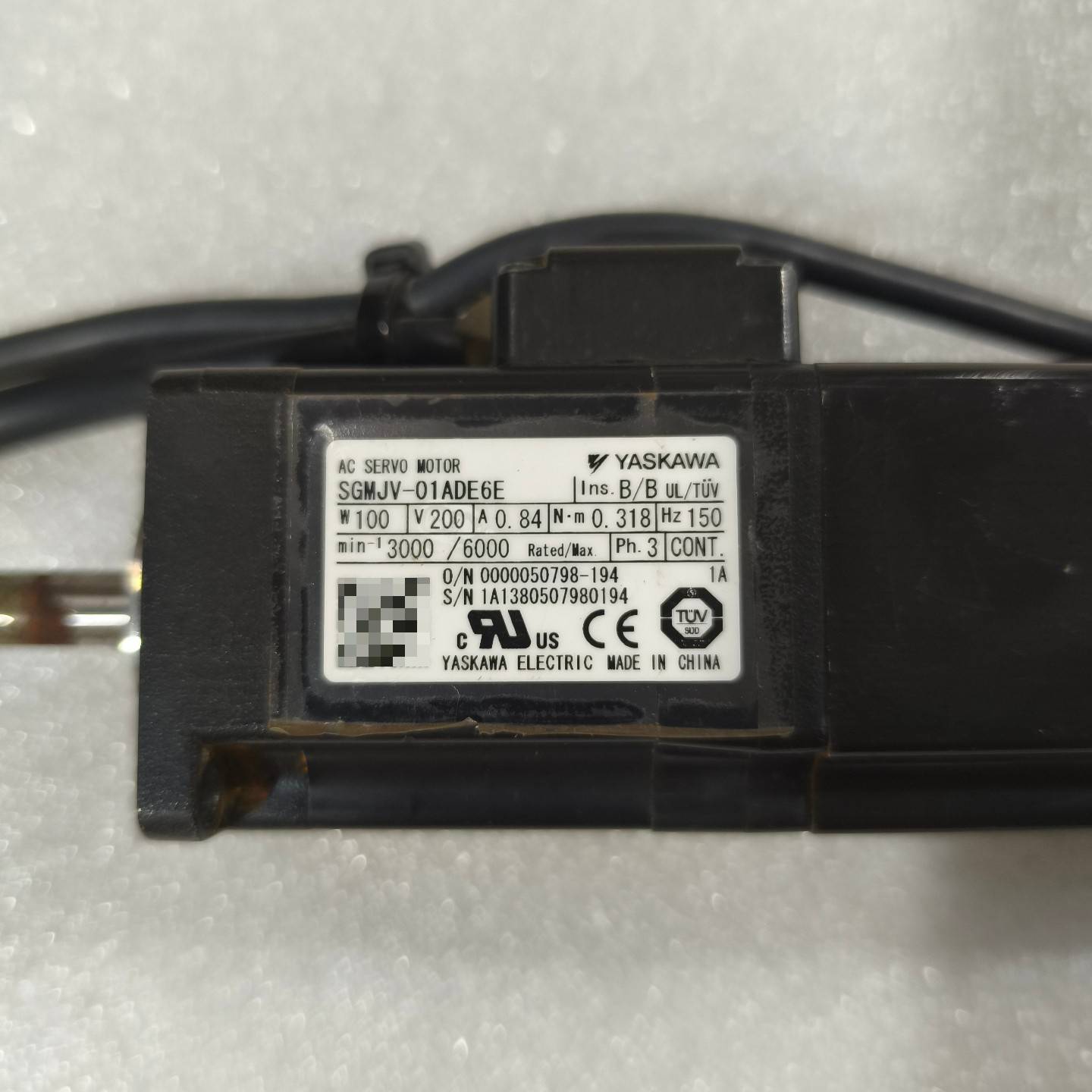 咨询-安川100W伺服电机，SGMJV-01ADE6E