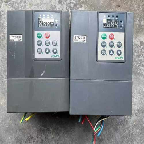 SANYE单相1.5KW变频器SY8200H 2S1R5G（电子设备）