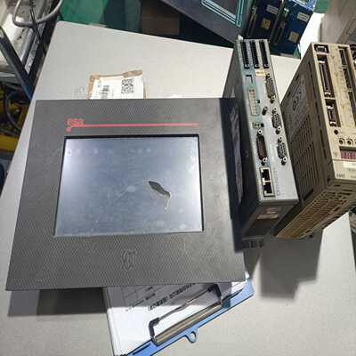 询价ESAS630触摸屏系统，带DM102驱动器，屏幕有划痕。