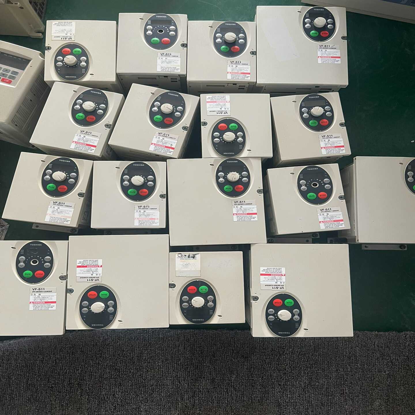 议价东芝变频器VFS11-4037PL-WN3.7KW38