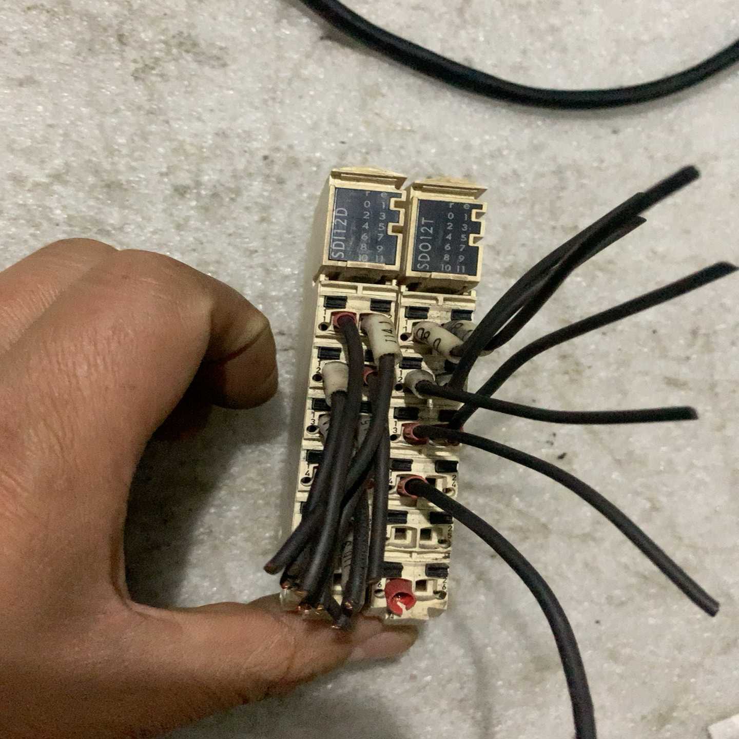 询价~TM5SDI12D,TM5SDO12T各一片