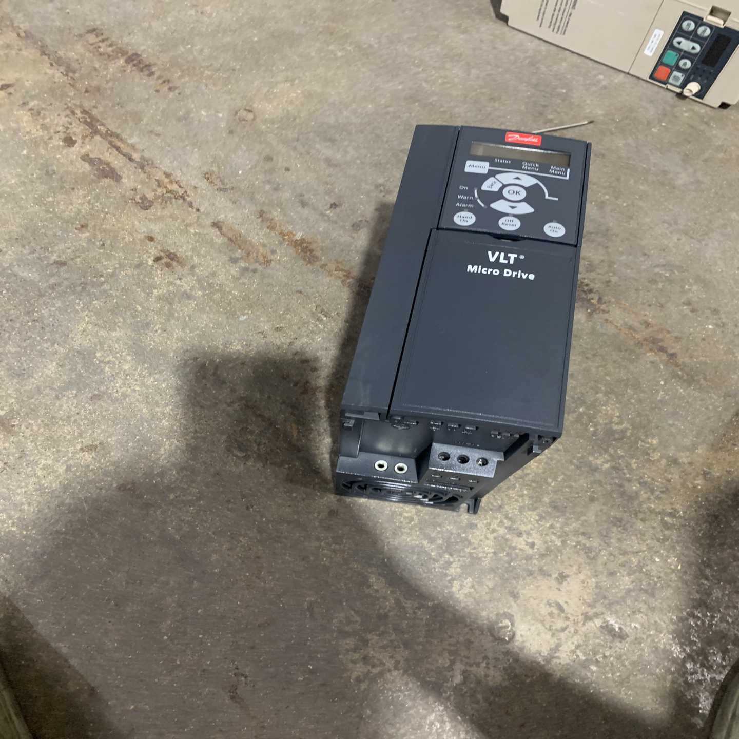 丹佛斯FC-051变频器4KW，实物拍摄，功能完好没修，喜欢--议价商