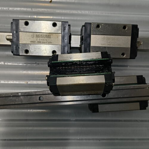 米思米MISUMI滑块C8XR24成色如图数量只有四