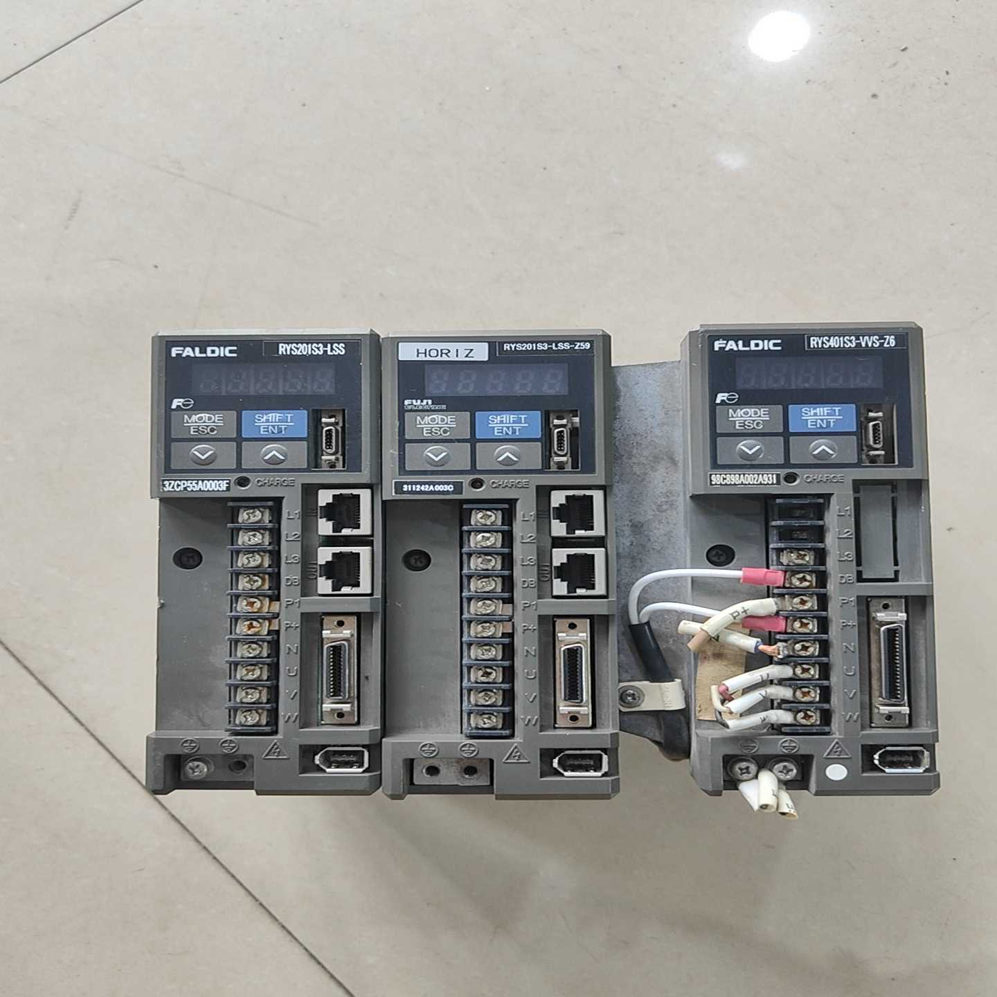 富士伺服驱动器RYS201S3-LSS，RYS401S3-V--议价商品