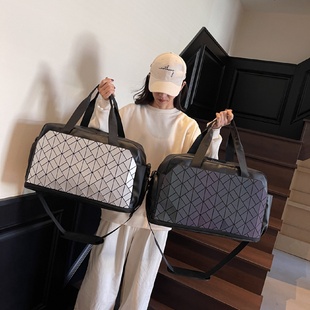 大容量装衣服旅行包女短途出差行李袋手提旅游包男干湿分离健身包