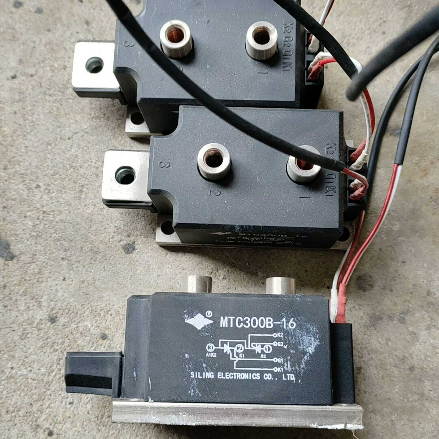 MTC可控硅模块MTC300B-16四角大模块，9成新，--议价商品