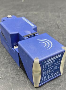 TELEMECANIQUE XS8C4A1PCG13 Inductive Proximity Switch