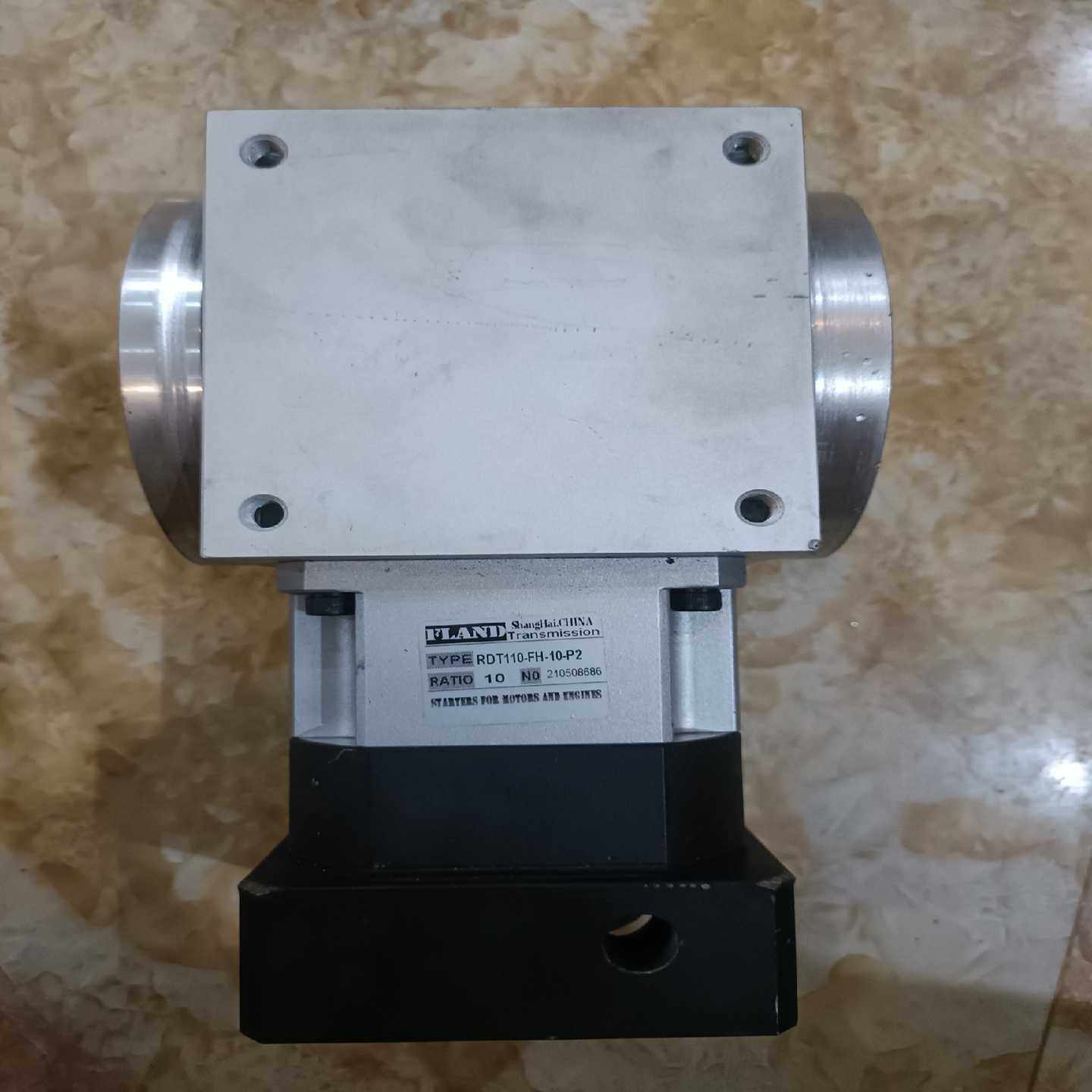 咨询-伺服电机直角减速机行星减速机重十几公斤RDT110-FH–1