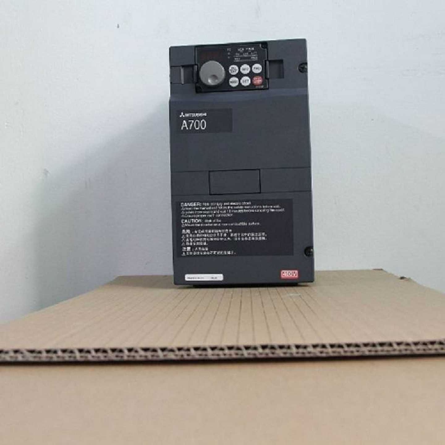 三菱FR-A800系列紧凑型变频器FaR-A840-0.75K-CHT