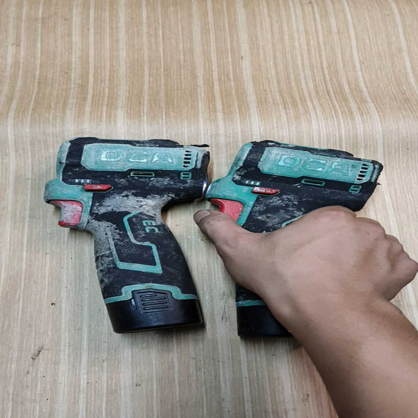 东成DCA无刷手电钻，16V电压，型号ADJZ1604T，黑--议价商品