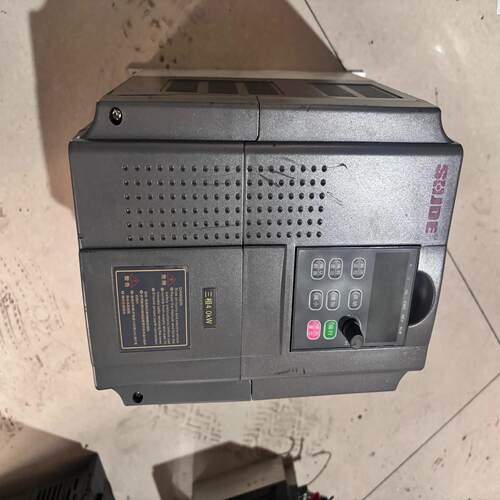 上海九都变频器4kw九都JDE-B-330040G一台，没有~询价