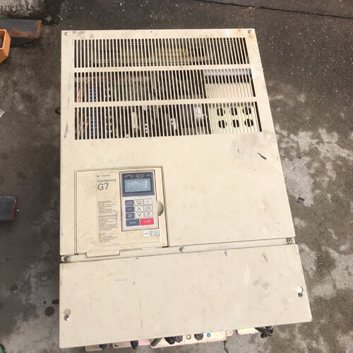 【询价】安川G7变频器G7B4055。成色不错55KW/400Ｖ议价