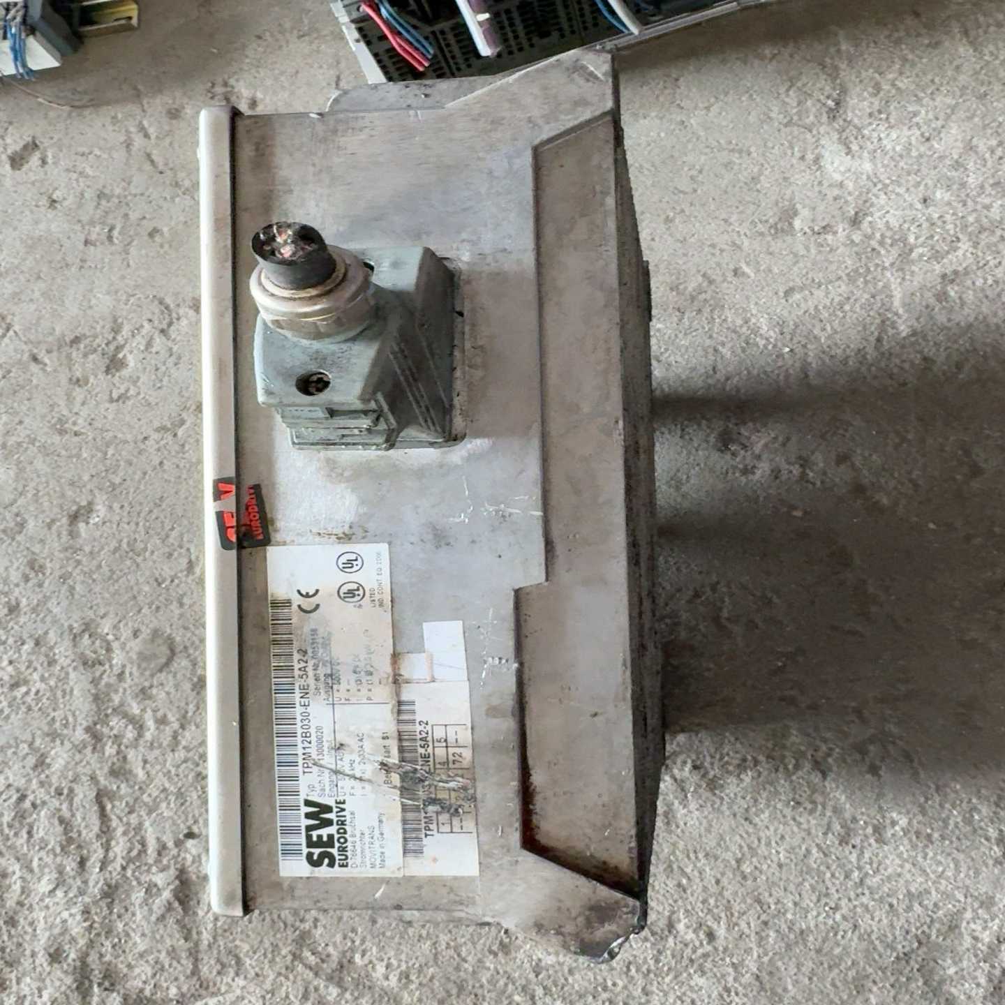 【议价】SEW驱动器TPM12B030-ENE-5A2-2一台,实物适用