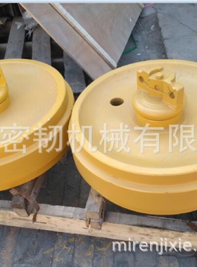 推土机全车配件DH16/DH17引导轮总成114F-40-01000