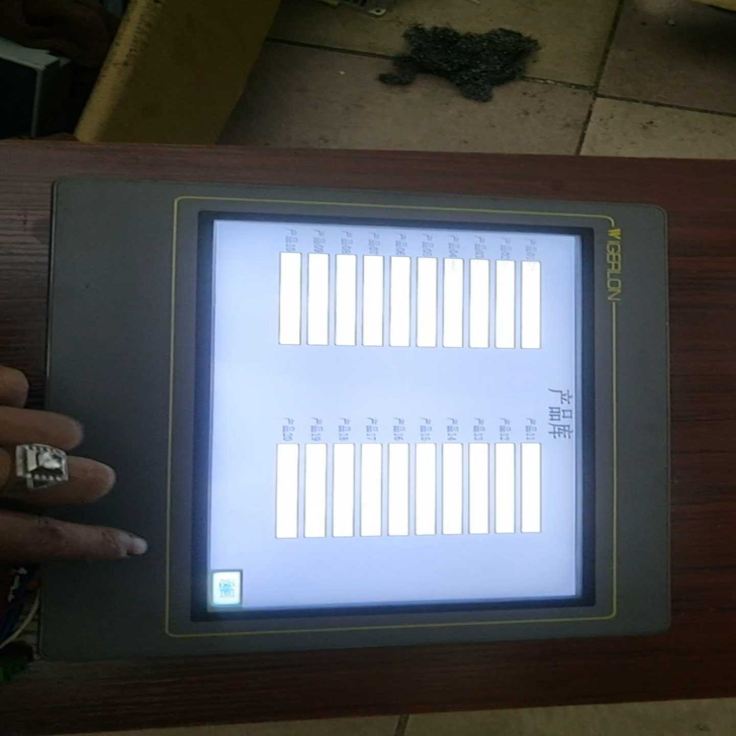 威纶触摸屏TS8100K2-31ST，型号V1.5-2.1---议价商品