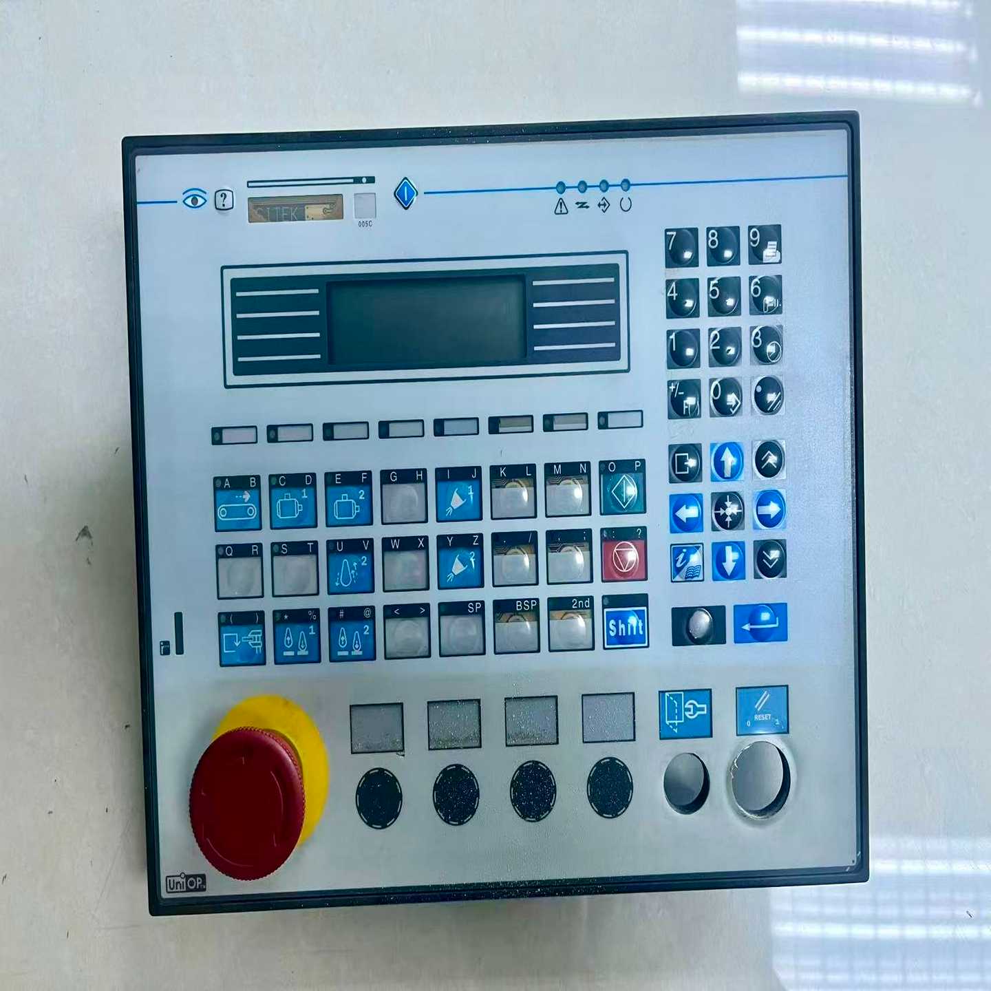 UNIOP人机界面EK-456ZA957-7实物图成色还--议价商品