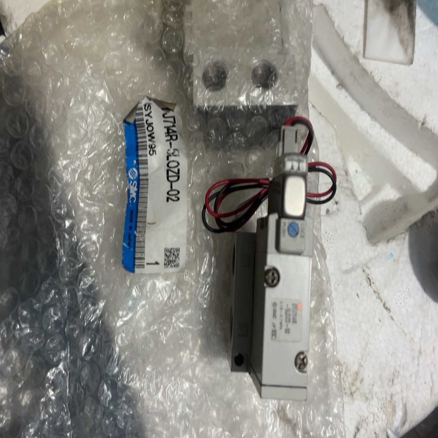 SMC全新原装电磁阀SYJ714R-5LZ-02实物拍摄，二