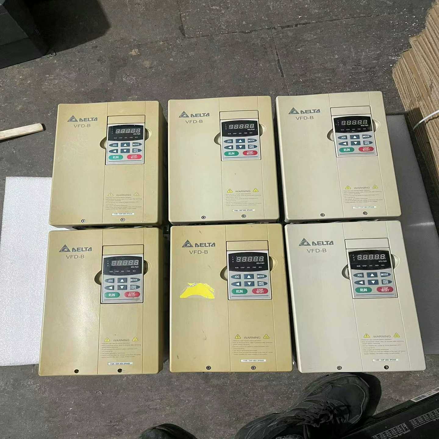 台达变频器VFD110B43A/11KW/380V实物实拍功--议价商品