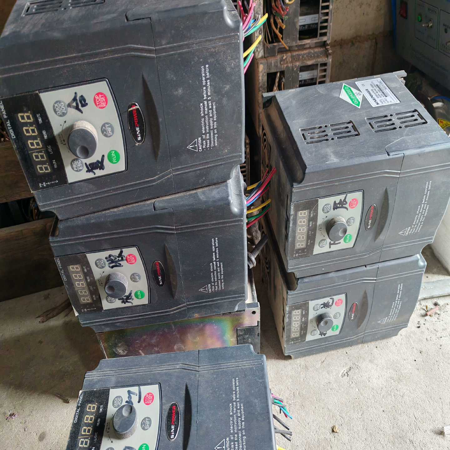 询价-9成新日业变频器，功率2.2千瓦跟1.5千瓦跟0.75千瓦都