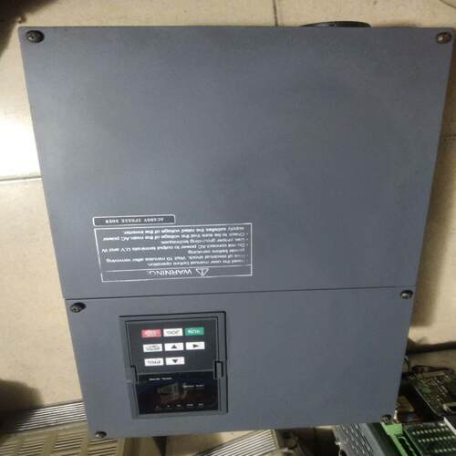 #变频器三相380v众辰变频器Z2400T-30GY一台，实~询价