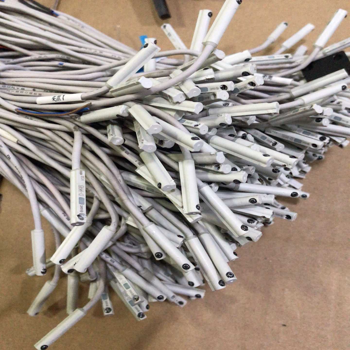 议价D-wM9B日本原装SMC磁性开关，功能完好，线长30CM-1现货/维修