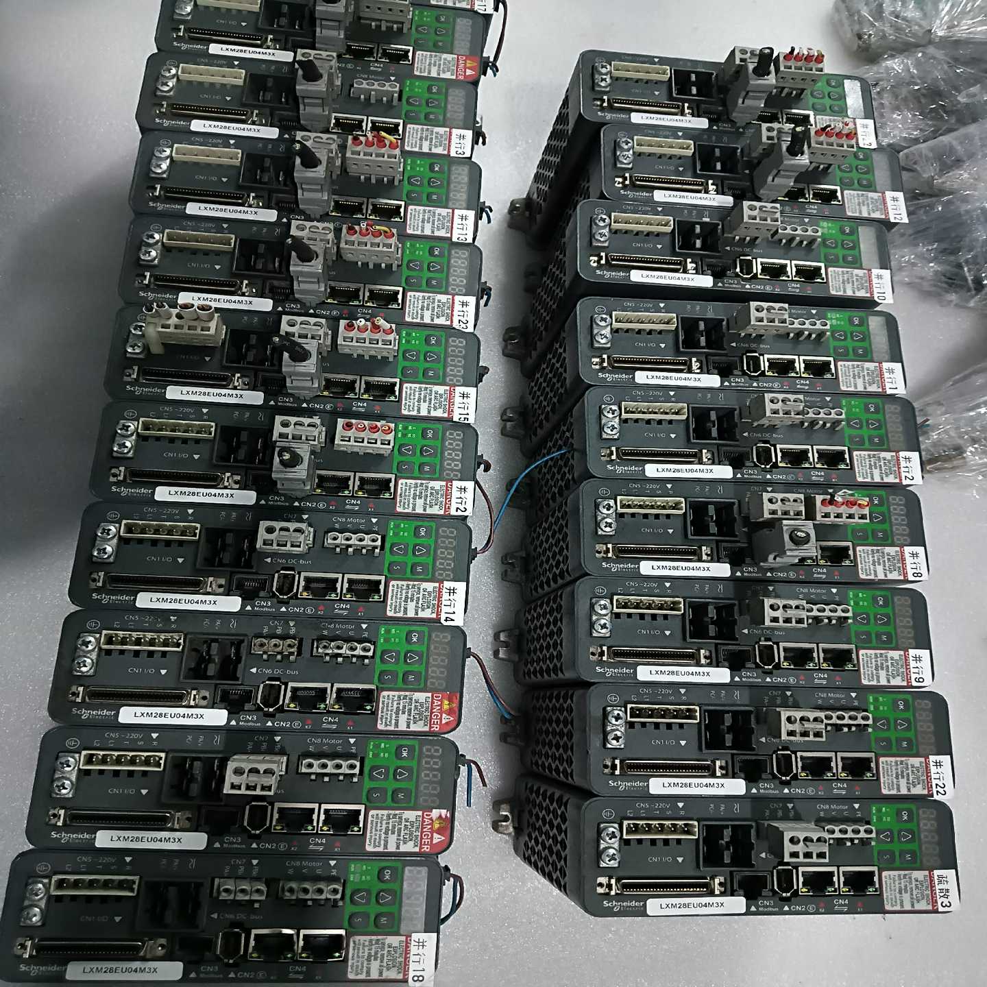 LXM28EU04M3X施耐德400W施耐德伺服电机BCH--议价商品