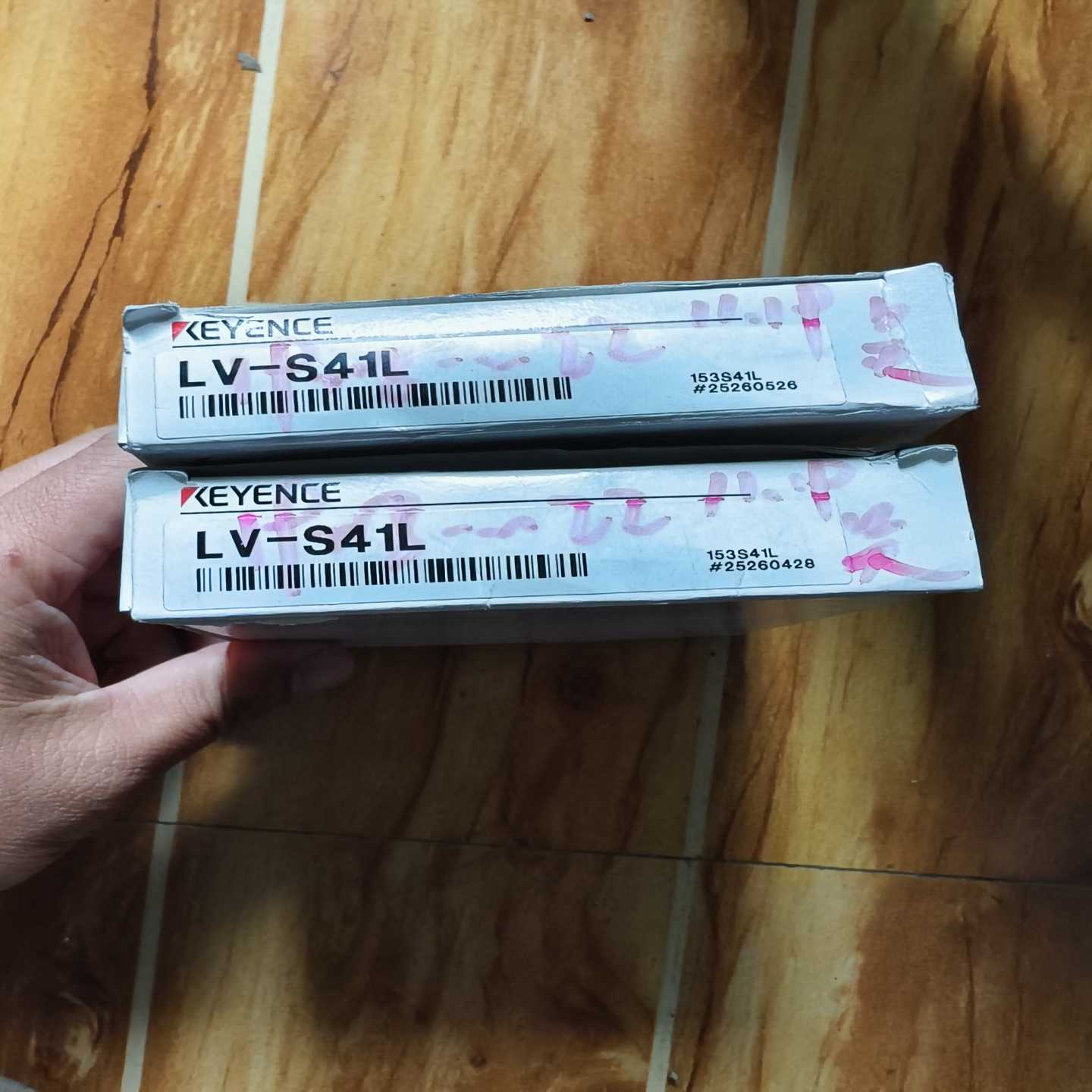 基恩士KEYENCELV-S41L激光传感器，全新原装正品--议价商品