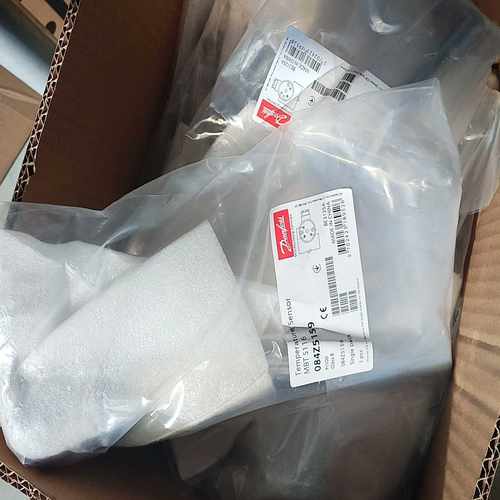 丹佛斯温度传感器084Z5159MBT5116PT100--议价商品