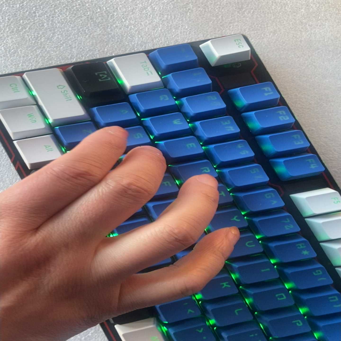 #双飞燕血手幽灵F200Q升级版护眼绿光成色新年份近--议价商品