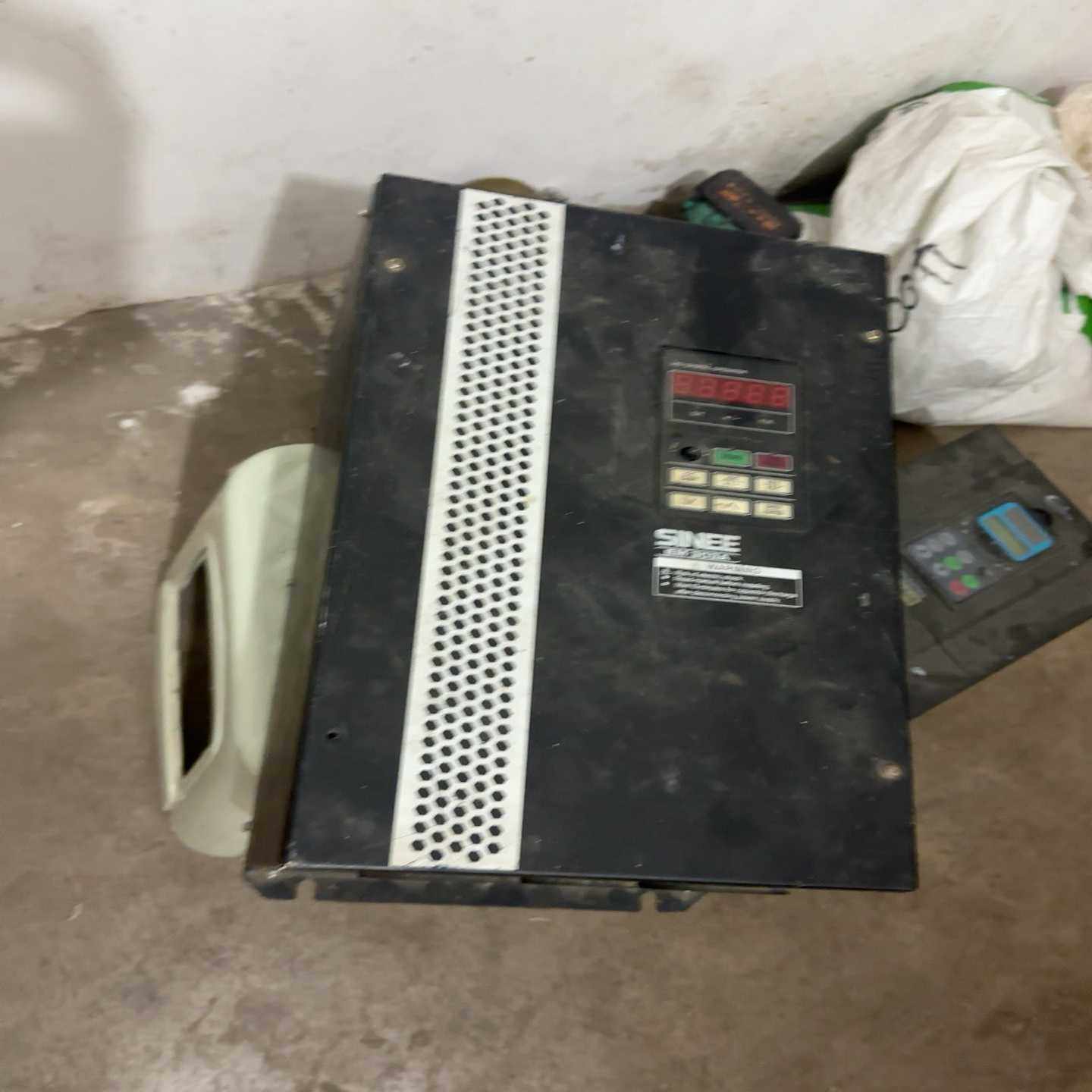 咨询-正弦变频器EM303A-022g-3A