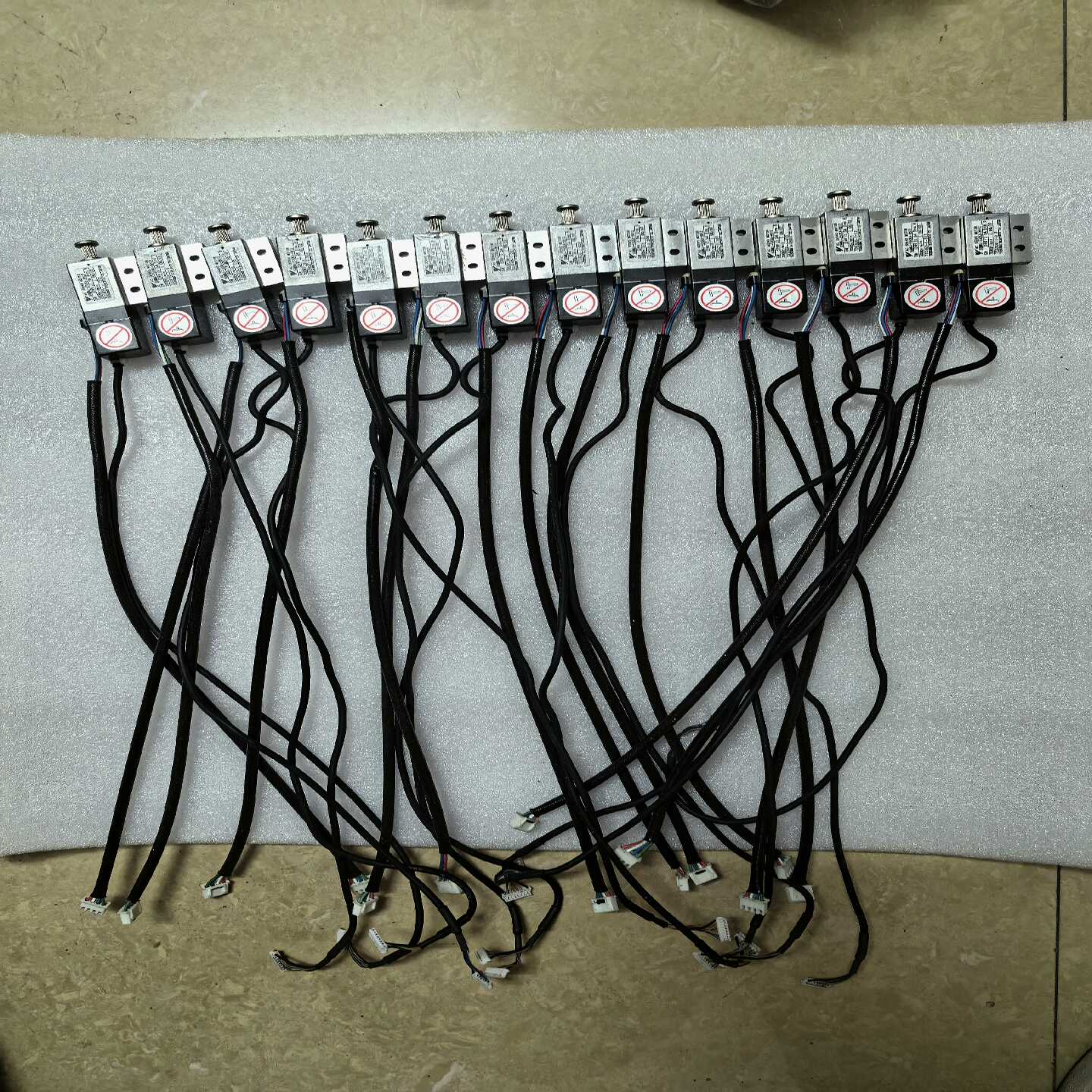 安川电机SGMMJ-E5CKA-HH12原装拆机安川微型伺服--议价商品