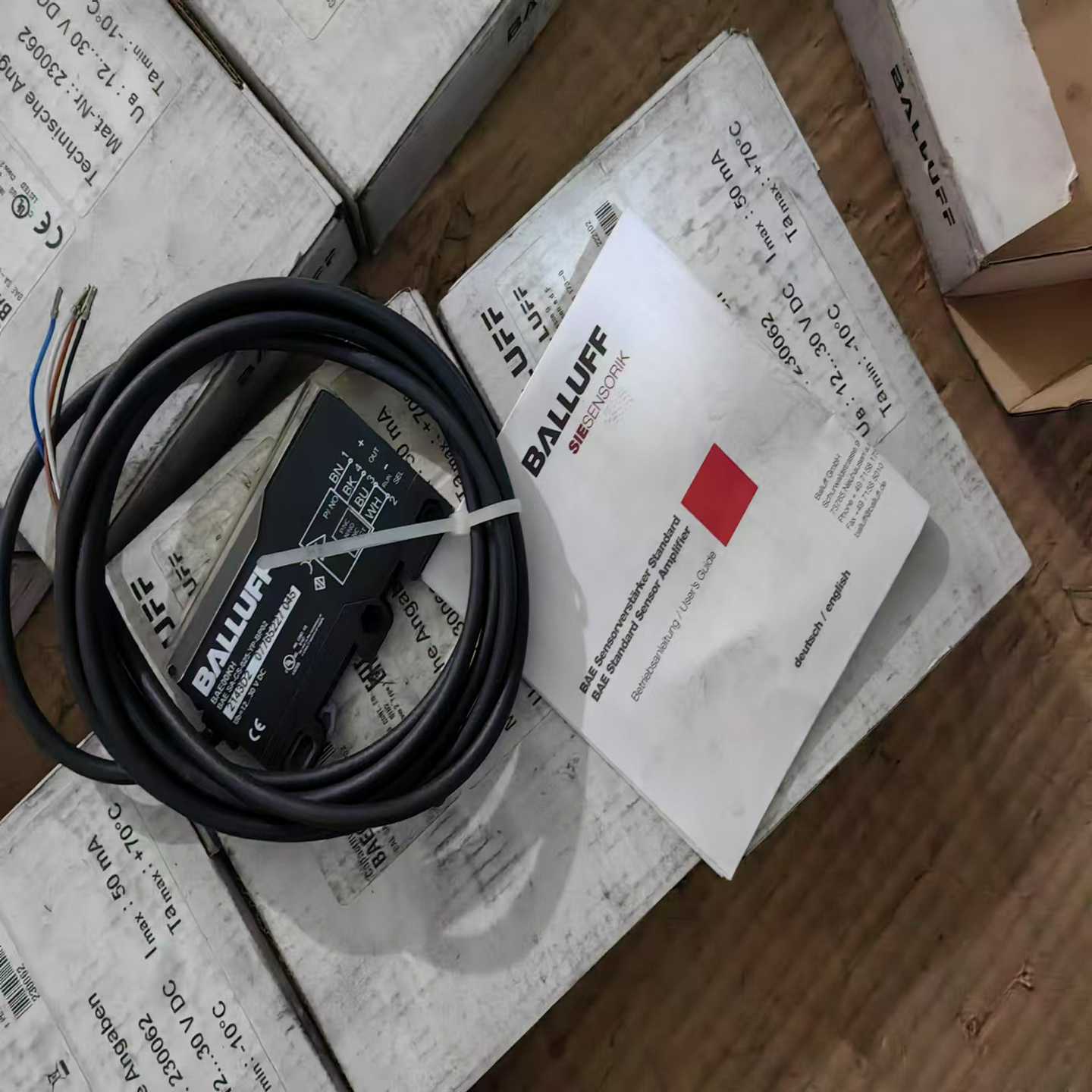 全新巴鲁夫光纤放大器13个，型号BAESA-CS-025-Y--议价商品