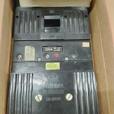 GE TB43225AF14 Interruttore Automatico TriBreak 225A Trip 3P