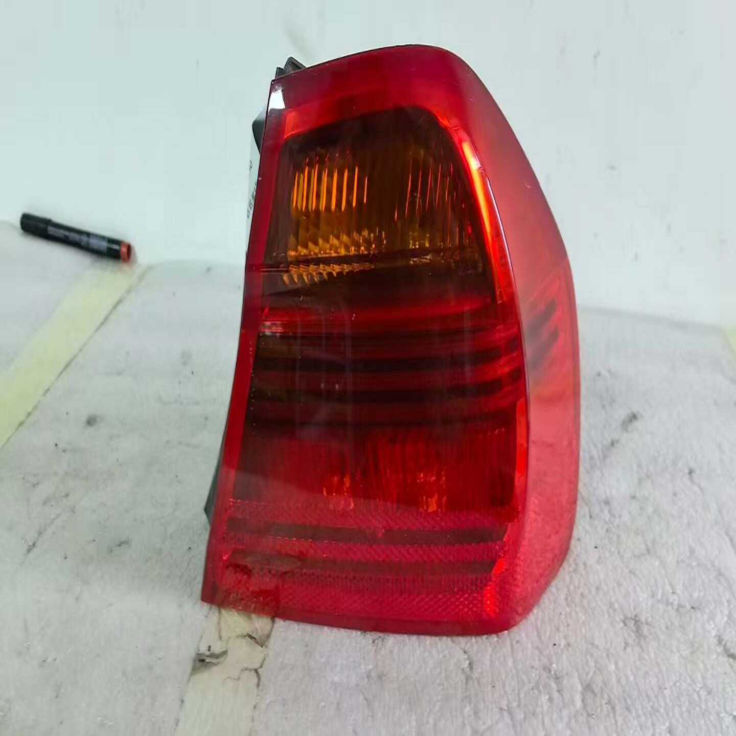 宝马3系E90老款左右外尾灯总成宝马3系左右外尾灯E90--议价商品