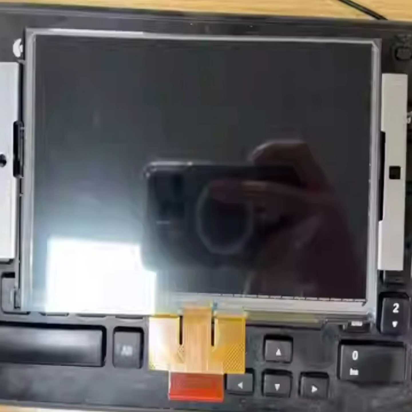 询价LQ070T5NX12全新原装7英寸液晶显示屏，带触摸屏数字