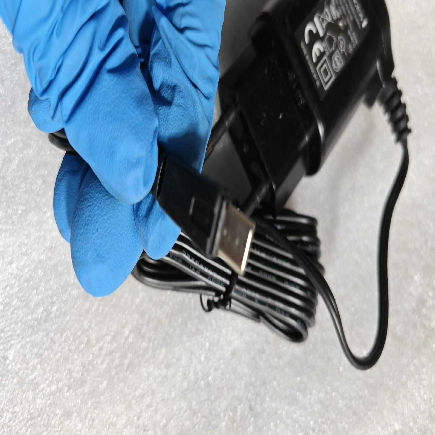 ，雷明登电源适配器~询价