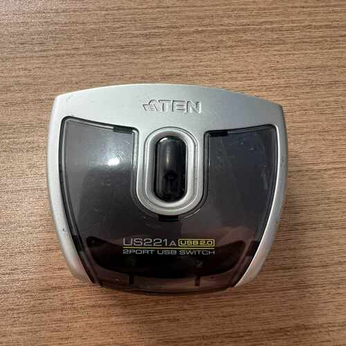 ATEN，US221A，2口USB切换器。成色实拍，功能完全~议价