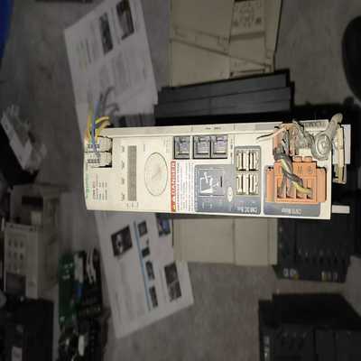 出售施耐德电气伺服驱动器LXM32AD18M2，原装拆机，功--议价商品