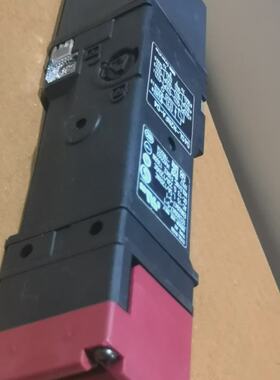 1PC Omron D4SLN2NFAD4 Limit Switches 4P6T 120VAC1.5A125VDC0.